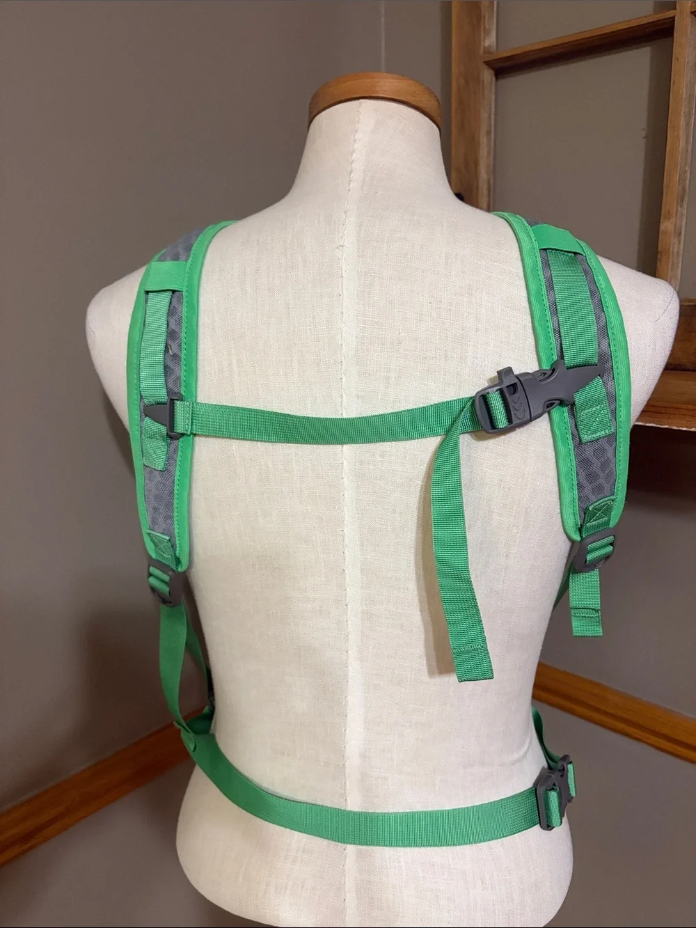 REI Bright Green flash 18 Daypack backpack with Gray Accents